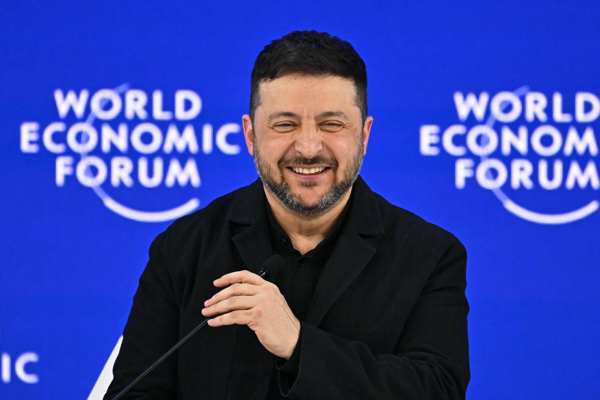 ▲볼로디미르 젤렌스키 우크라이나 대통령이 22일(현지시간) 세계경제포럼에서 발언하고 있다. 다보스(스위스)/AFP연합뉴스