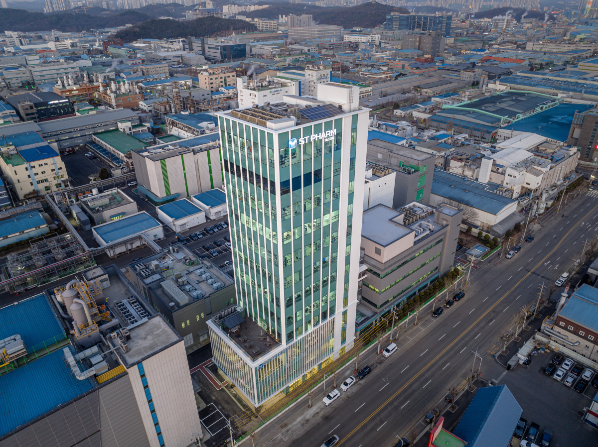 ▲에스티팜 반월 공장 전경. (사진제공=에스티팜)