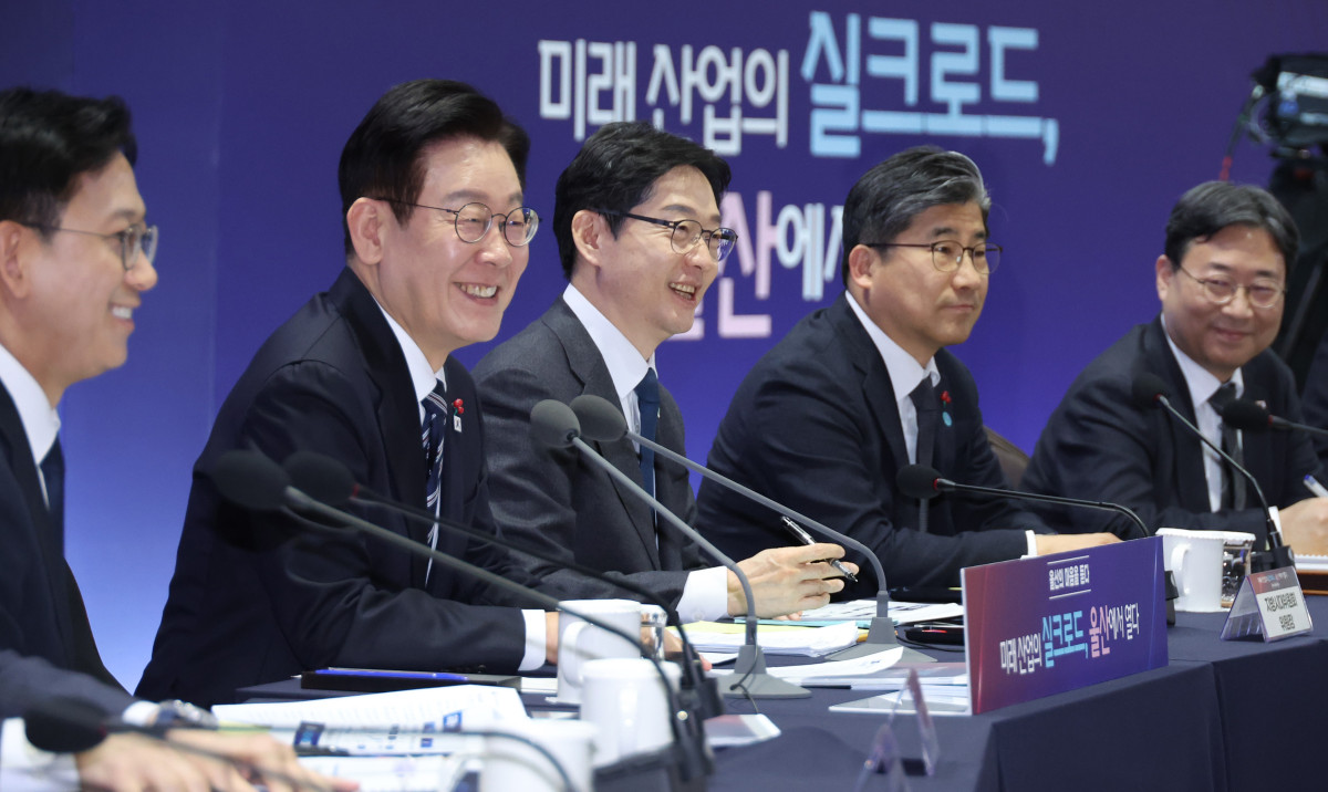 ▲이재명 대통령이 22일 울산전시컨벤션센터에서 열린 '울산의 마음을 듣다' 타운홀미팅 간담회에서 발언하고 있다. 사진=연합뉴스