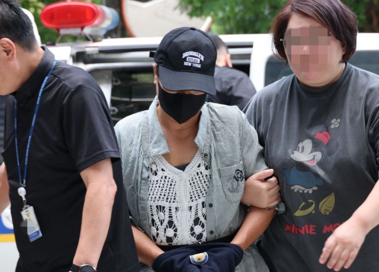 ▲남편의 신체 중요 부위를 절단한 혐의를 받는 50대 여성. (연합뉴스)