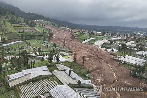 ▲산사태 일어난 인니 서부 반둥. (연합뉴스)