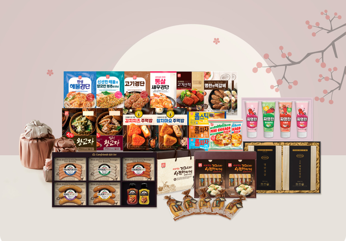 ▲창립 63주년을 맞은 종합식품제조기업 한성기업이 2026년 설 명절을 맞아 공식 쇼핑몰 한성마켓을 비롯한 온·오프라인
판매처에서 역대 최대 규모인 72종의 설 선물세트를 선보인다. (사진제공 = 한성기업)