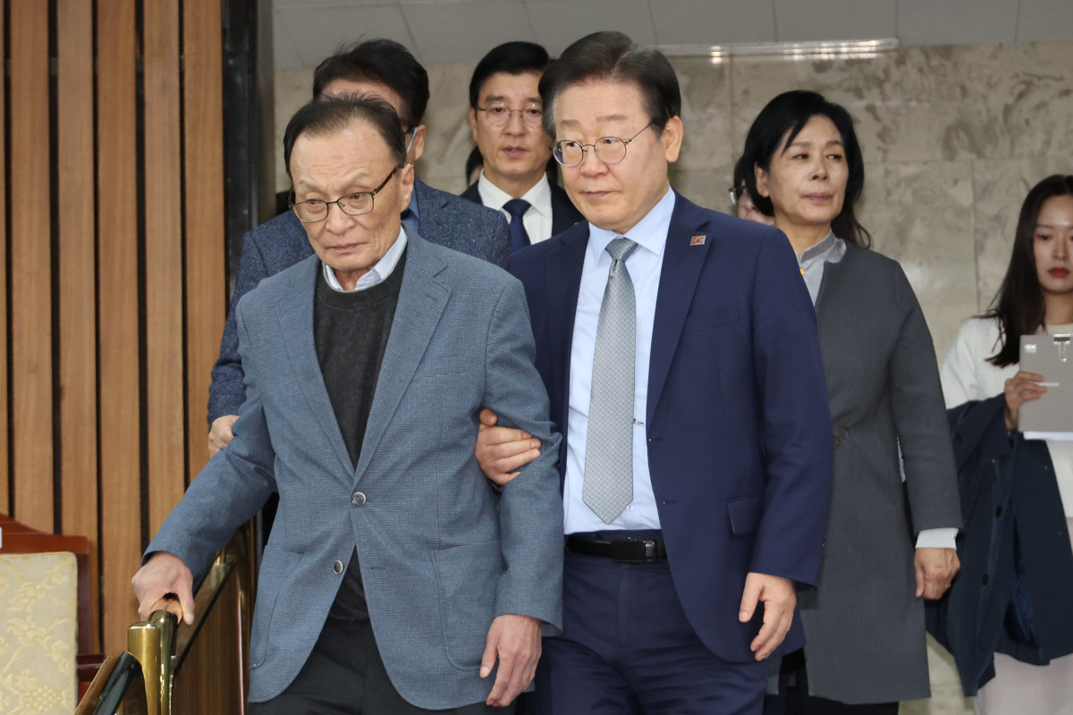 ▲2024년 11월 13일 국회에서 당시 이해찬 상임고문이 더불어민주당 이재명 대표와 함께 외교안보통일자문회의 출범식에 참석하는 모습. (연합뉴스)