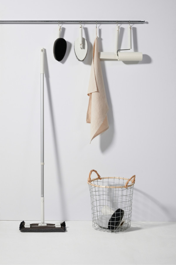 ▲자주의 청소용품 베스트셀러 ‘모듈형 청소도구’ 시리즈. (사진제공=신세계까사)