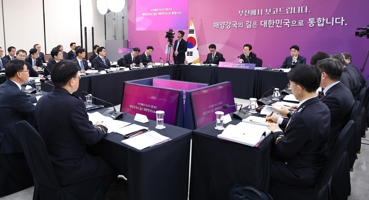 ▲이재명 대통령이 지난해 12월 23일 부산 동구 해양수산부 청사에서 열린 해수부 업무보고에서 발언하고 있다. (뉴시스)