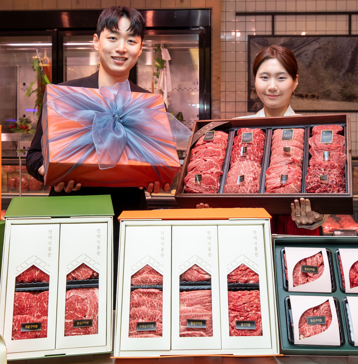 ▲현대백화점은 명절 대표 프리미엄 선물로 꼽히는 한우 선물세트를 올 설 역대 최대 물량으로 선보인다. (사진제공=현대백화점)