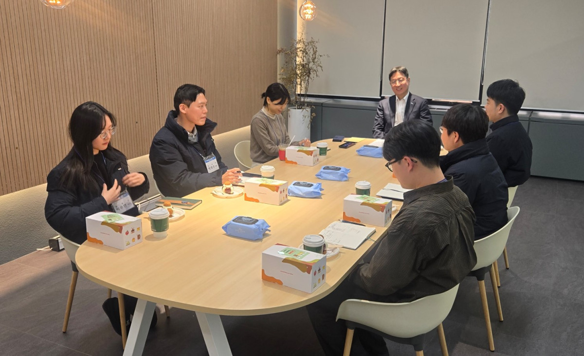 ▲성창훈 한국조폐공사 사장이 26일 공사 나래관 조폐라운지에서 직원들과 ‘KOMSCO 타운홀 미팅’을 가졌다.  (사진제공=한국조폐공사)