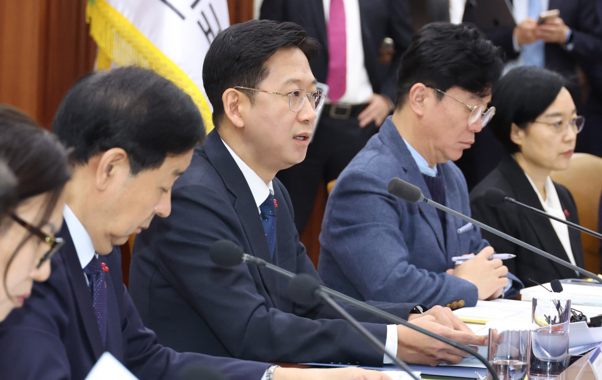 ▲배경훈 부총리 겸 과학기술정보통신부 장관이 지난달 18일 오전 서울 종로구 정부서울청사에서 열린 제2회 과학기술관계장관회의에서 발언하고 있다. (뉴시스)