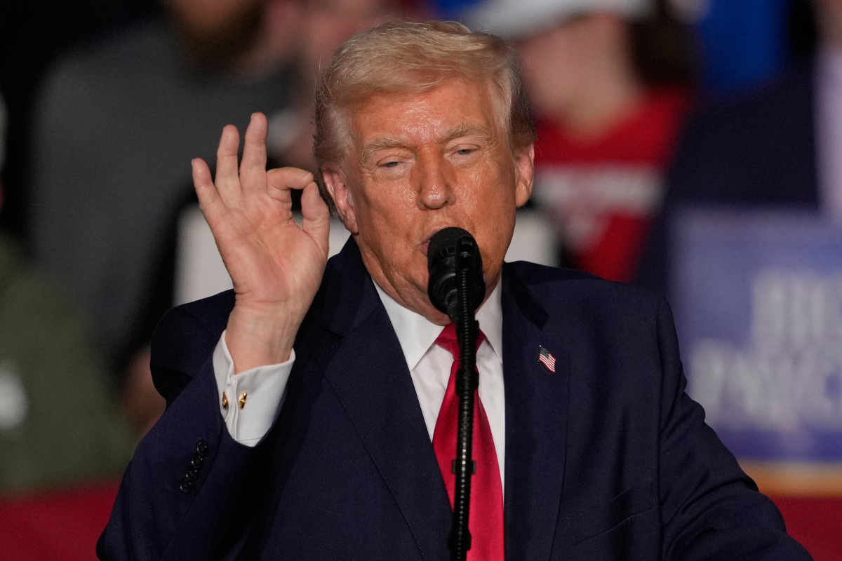 ▲도널드 트럼프 대통령이 27일(현지시간) 아이오와주 클라이브에서 열린 집회에서 연설하고 있다. (AP연합뉴스)