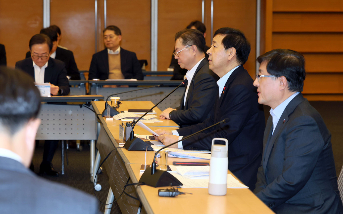 ▲구윤철 부총리 겸 재정경제부 장관이 28일 서울 중구 대한상공회의소에서 열린 ‘민관합동 K-GX 추진단 출범식’에서 모두발언을 하고 있다. 신태현 기자 holjjak@