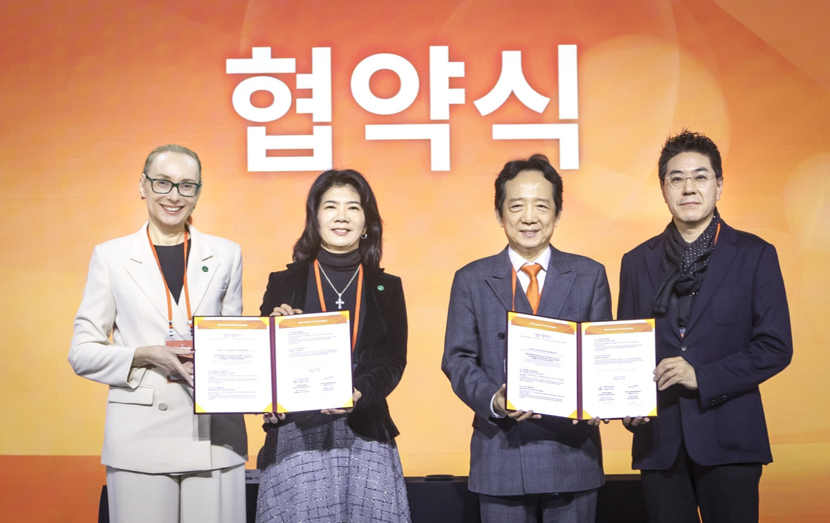 ▲(왼쪽부터) 안나마리아보이 한국베링거인겔하임 사장, 신소영 한국베링거인겔하임 의학부 부사장, 김남철 365mc 대표이사, 김영삼 365mc 부사장 (사진제공=한국베링거인겔하임)