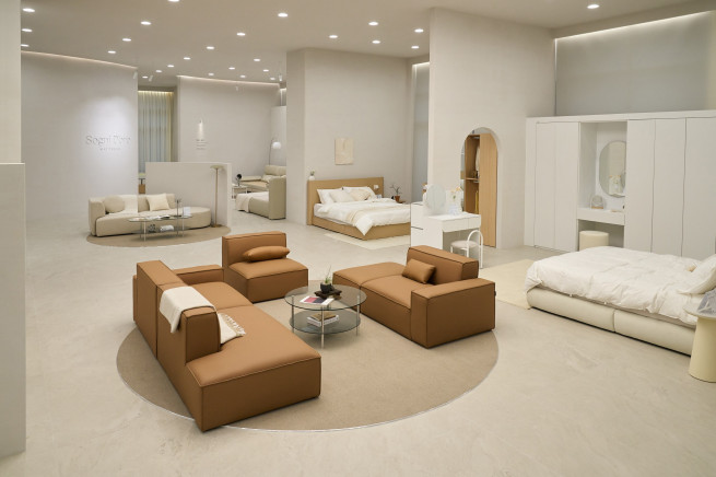 ▲수원역 직영점 매장  (사진제공 =조이웍스앤코)