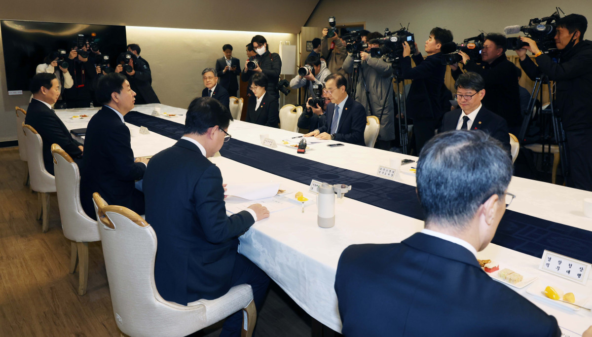 ▲구윤철 부총리 겸 재정경제부 장관이 29일 서울 종로구 정부서울청사에서 열린 ‘주택공급촉진 관계장관회의’에서 모두발언을 하고 있다. 신태현 기자 holjjak@