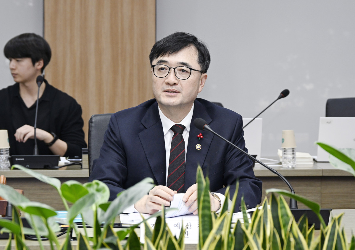 ▲임기근 기획예산처 장관 직무대행 차관이 1월 29일 오후 서울 영등포구 한국수출입은행에서 열린 '2026년 제1차 기금자산운용정책위원회'를 주재, 모두발언을 하고 있다. (기획예산처)