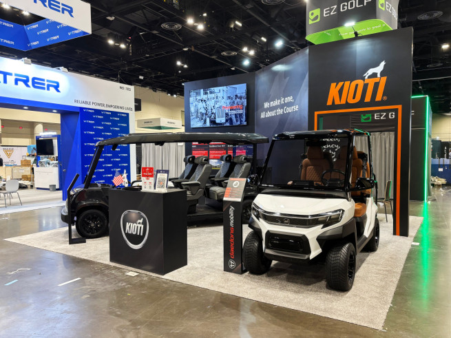 ▲대동모빌리티가 20일부터 23일(현지시간)까지 미국 플로리다주 올랜도 오렌지 카운티 컨벤션 센터에서 열린 2026 PGA 쇼에 참가해 △프리미엄 리무진 골프카트 ‘GA900’ △북미형 LSV 콘셉트 모델을 선보였다. (사진제공=대동모빌리티)