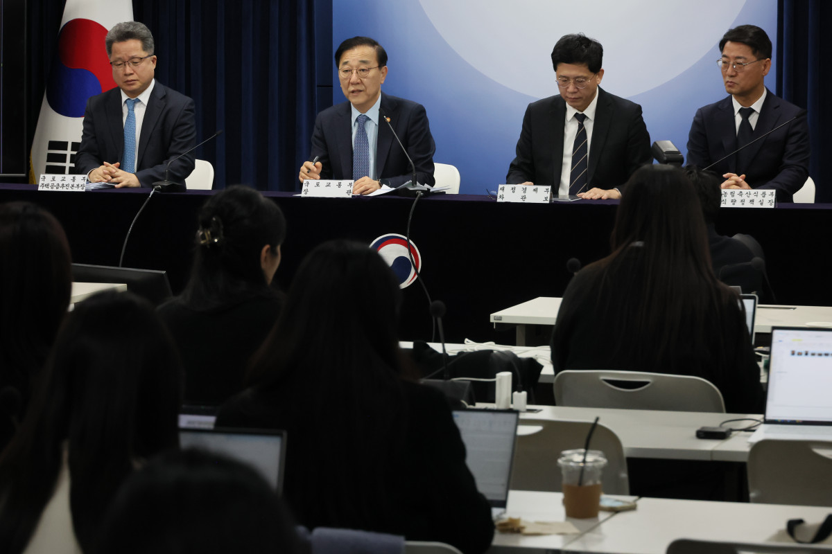 ▲김윤덕 국토교통부 장관이 29일 서울 종로구 정부서울청사에서 도심 주택공급 확대 및 신속화 방안을 발표하고 있다. (사진제공=연합뉴스)