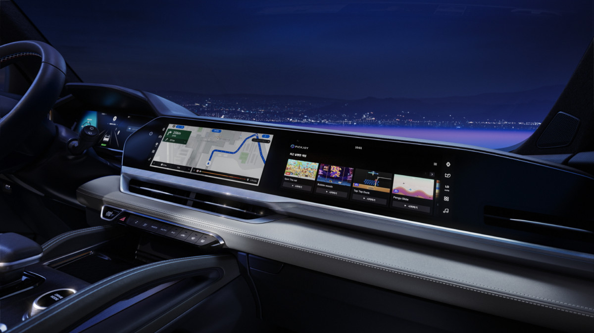 ▲그랑 콜레오스 openR 파노라마 스크린에 탑재된 아케이드 게임 기능. (사진=르노코리아)