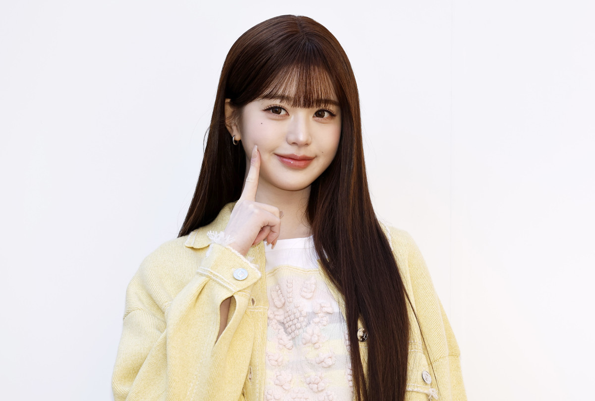 ▲그룹 아이브 장원영이 29일 오전 서울 성동구 플라츠2에서 열린 배리 2026 컬렉션 론칭 기념 포토 행사에서 포즈를 취하고 있다. (뉴시스)