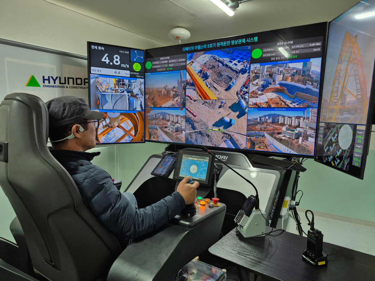 ▲현대건설 '원격제어 타워크레인'. (사진제공=현대건설)