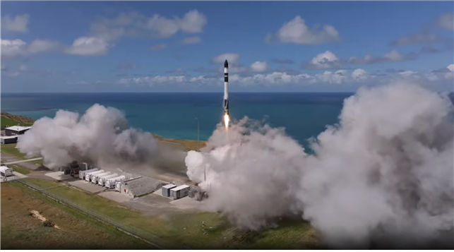 ▲‘초소형군집위성 검증기’를 탑재한 로캣랩의 일렉트론(Electron) 발사체 발사 모습 (사진제공=우주항공청)