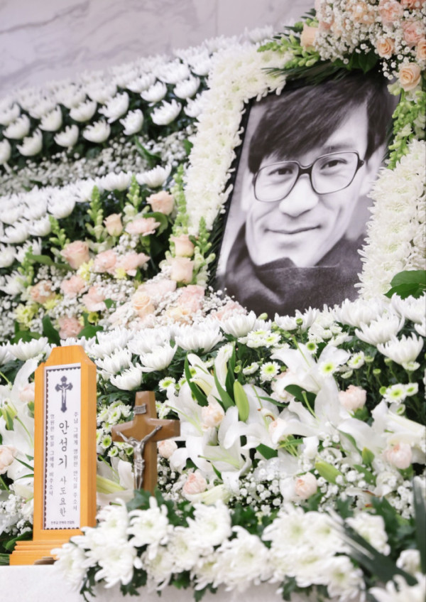 ▲故안성기 배우의 빈소가 5일 서울성모병원 장례식장에 마련됐다.(사진=사진공동취재단)