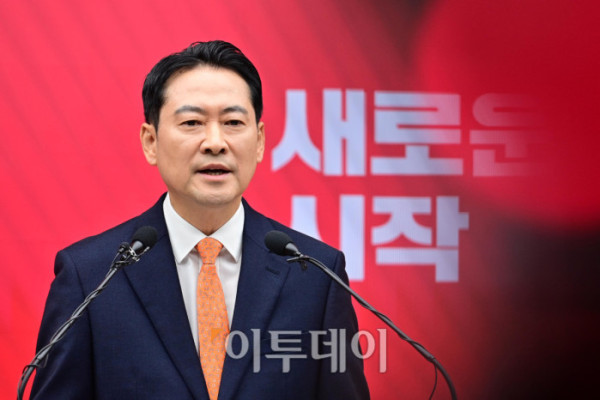 ▲장동혁 국민의힘 대표가 7일 서울 여의도 중앙당사에서 열린 긴급기자회견에서 당 쇄신안을 발표하며 12.3 비상계엄에 대해 사과하고 있다. 조현호 기자 hyunho@