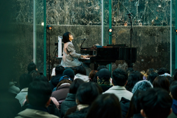 ▲선우정아 미니 콘서트(사진 = CAM 제공)