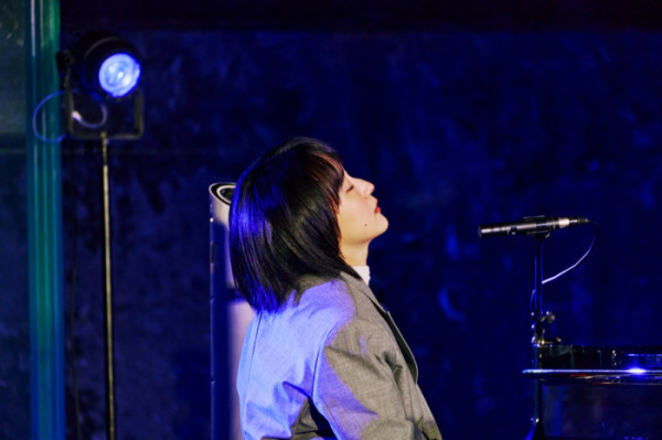 ▲선우정아 미니 콘서트(사진 = CAM 제공)