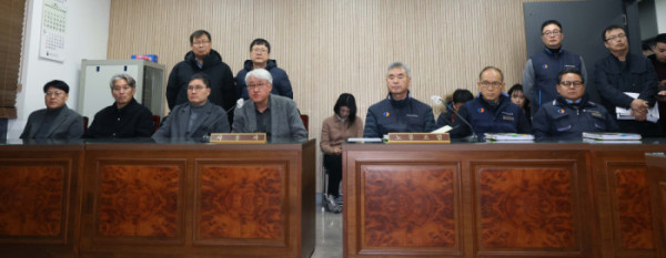 ▲서울시버스노동조합(서울버스노조)이 예고한 파업이 하루 앞으로 다가온 12일 서울지방노동위원회에서 열린 특별조정위원회 사후 조정회의에서 김정환 서울시버스운송사업조합 이사장이 발언하고 있다.(이투데이DB)