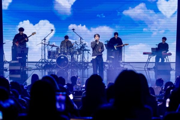 ▲SF9 인성(사진제공=FNC엔터테인먼트)