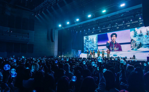 ▲킥플립 팬 콘서트(사진제공=JYP엔터테인먼트)