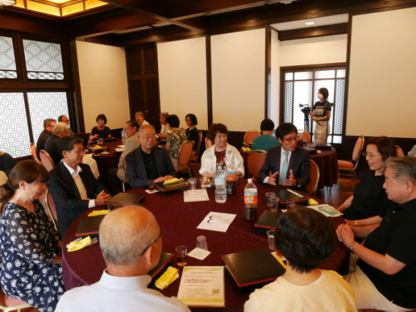 ▲지난해 7월 지바현 노다시 사쿠라기 신사에서 개최된 제1회 ‘고분 동창회’의 모습.(장례기업 젠포코엔훈 주식회사 제공)