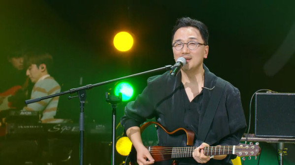 ▲‘더 시즌즈-10CM의 쓰담쓰담’(사진제공=KBS2)