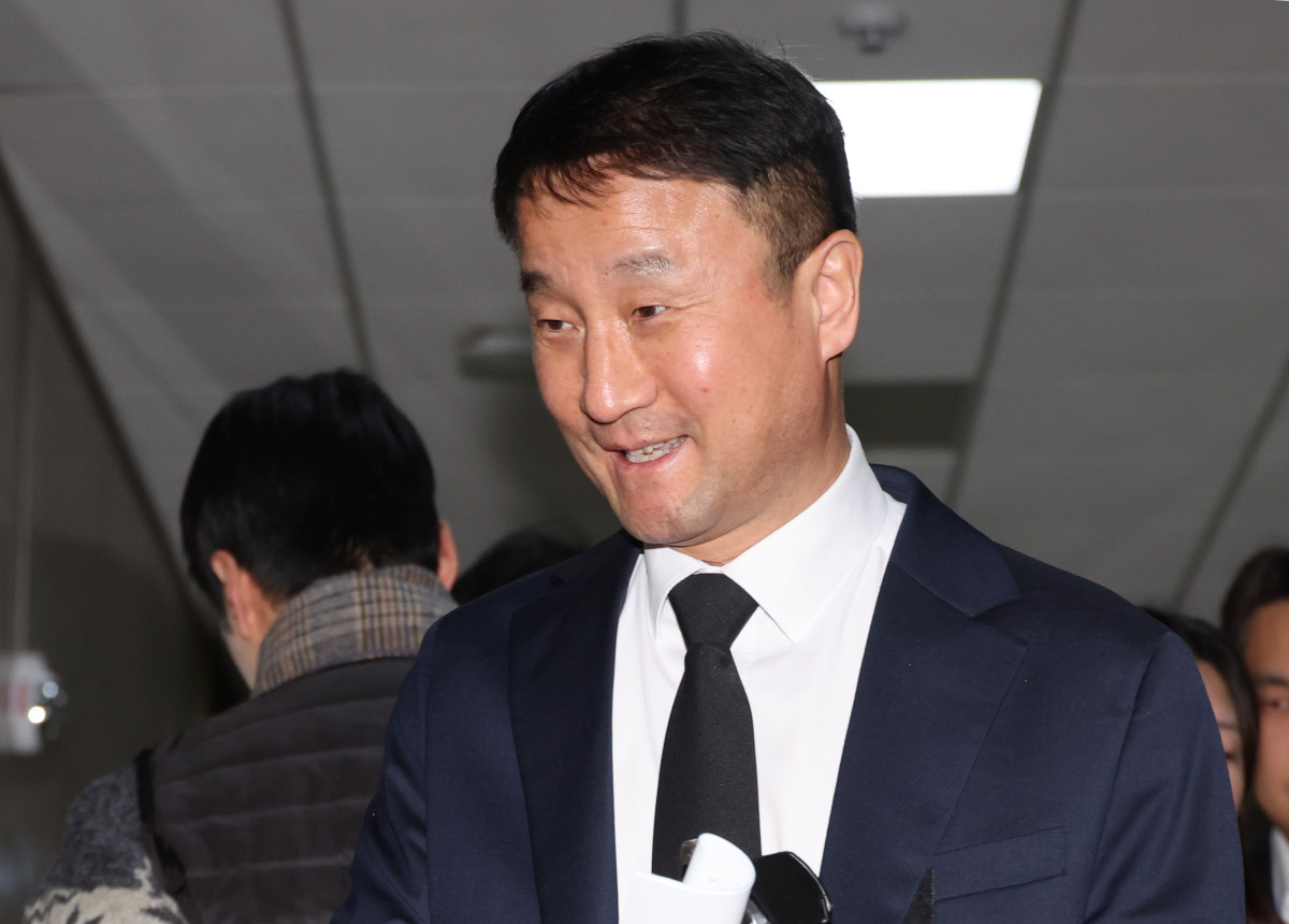 ▲한병도 더불어민주당 원내대표가 28일 오후 서울 여의도 국회에서 송언석 국민의힘 원내대표와 회동을 하기위해 이동하고 있다. (사진=뉴시스)