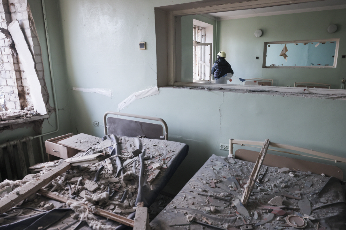 ▲우크라이나 자포리자주의 산부인과 병실이 1일(현지시간) 러시아 드론 공격을 받아 파괴됐다. 자포리자(우크라이나)/EPA연합뉴스