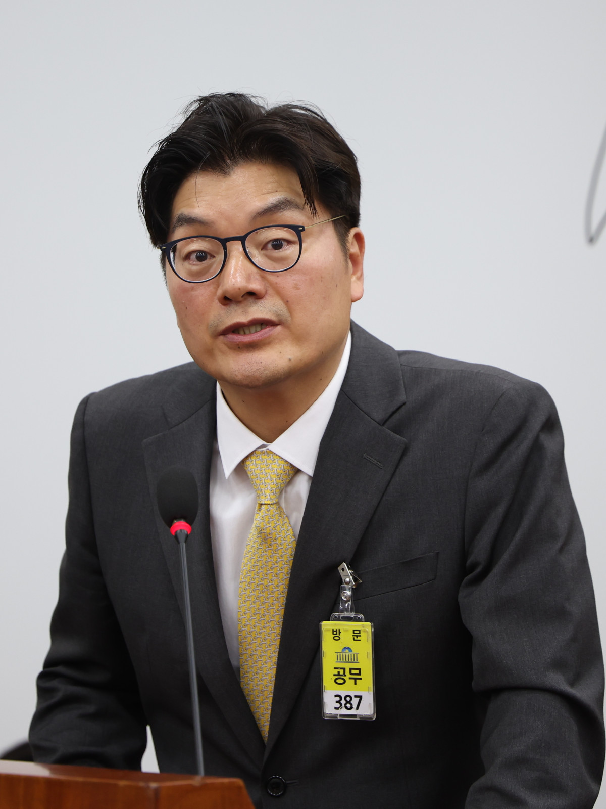 ▲정종철 쿠팡CFS 대표가 지난해 10월 15일 서울 여의도 국회 기후에너지환경노동위원회에서 열린 노동부 등에 대한 국정감사에서 증인 출석해 답변하고 있다.  (뉴시스)