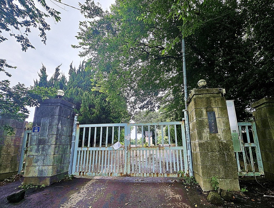 ▲제주시 한림읍 명월리의 폐교인 명월국민학교. (사진제공=연합뉴스)