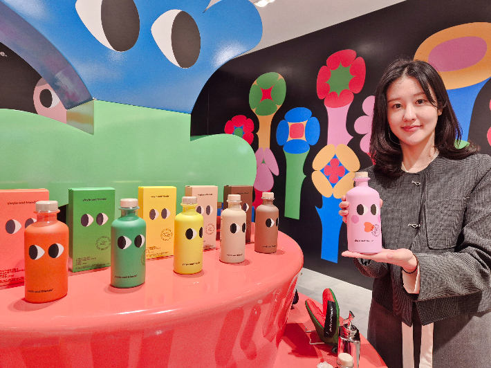 ▲이야이야 앤 프랜즈 메가 팝업스토어  (사진제공=롯데백화점 부산본점)