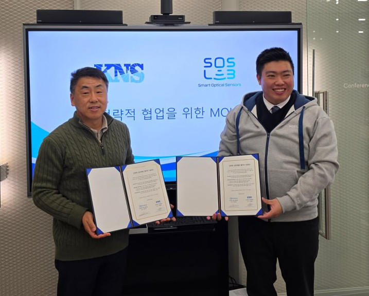 ▲사진 왼쪽부터 정봉진 케이엔에스 대표, 정지성 에스오에스랩 대표.(케이엔에스 제공)