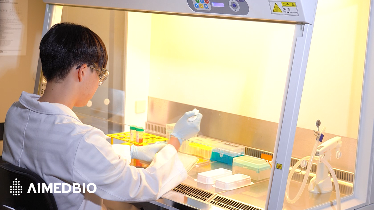 ▲에임드바이오 연구원. (사진제공=에임드바이오)