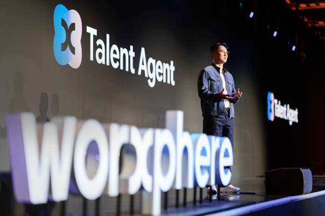 ▲윤현준 잡코리아 대표이사(사진)가 잡코리아 창립 30주년 기념 컨퍼런스 ‘JOBKOREA THE REBOOT’에서 새 사명과 CI를 공개하고 차세대 비전을 선포했다. (사진제공=잡코리아)