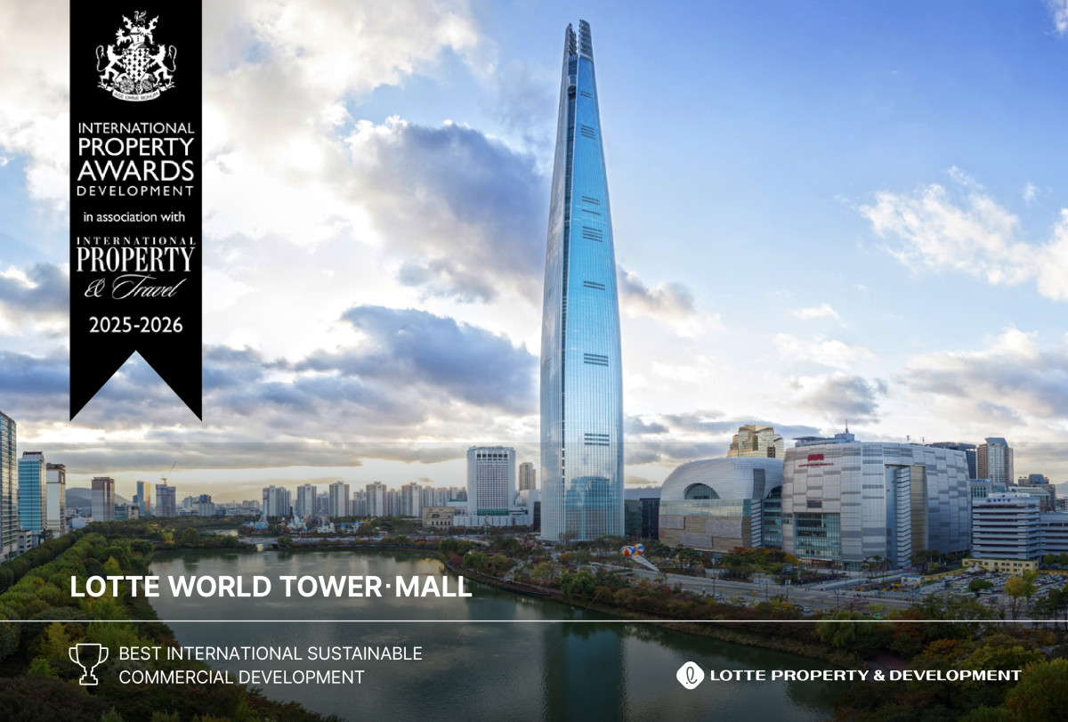▲롯데물산은 롯데월드타워·몰이 2026 인터내셔널 프로퍼티 어워즈(IPA)에서 친환경 상업용 부동산 개발 부문 베스트 인터내셔널 프로젝트로 선정됐다고 4일 밝혔다. (사진제공=롯데물산)