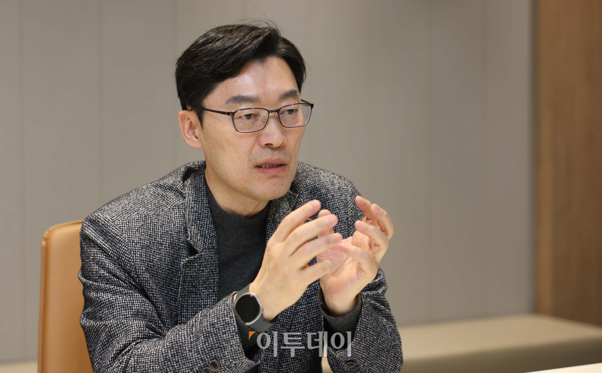 ▲기창석 GC지놈 대표가 15일 경기 용인시 GC지놈에서 이투데이와 인터뷰를 갖고 있다. 신태현 기자 holjjak@