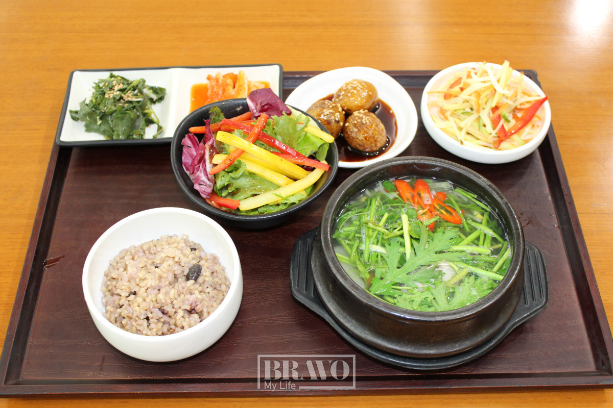 ▲담백하고 건강한 맛을 추구한 삼성노블카운티의 점심 식사.(박지수 기자 jsp@)