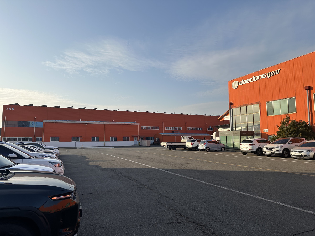 ▲경남 사천에 위치한 대동기어 공장 전경. 사진 왼쪽이 2공장, 오른쪽이 1공장이다. (서이원 기자 @iwonseo96)