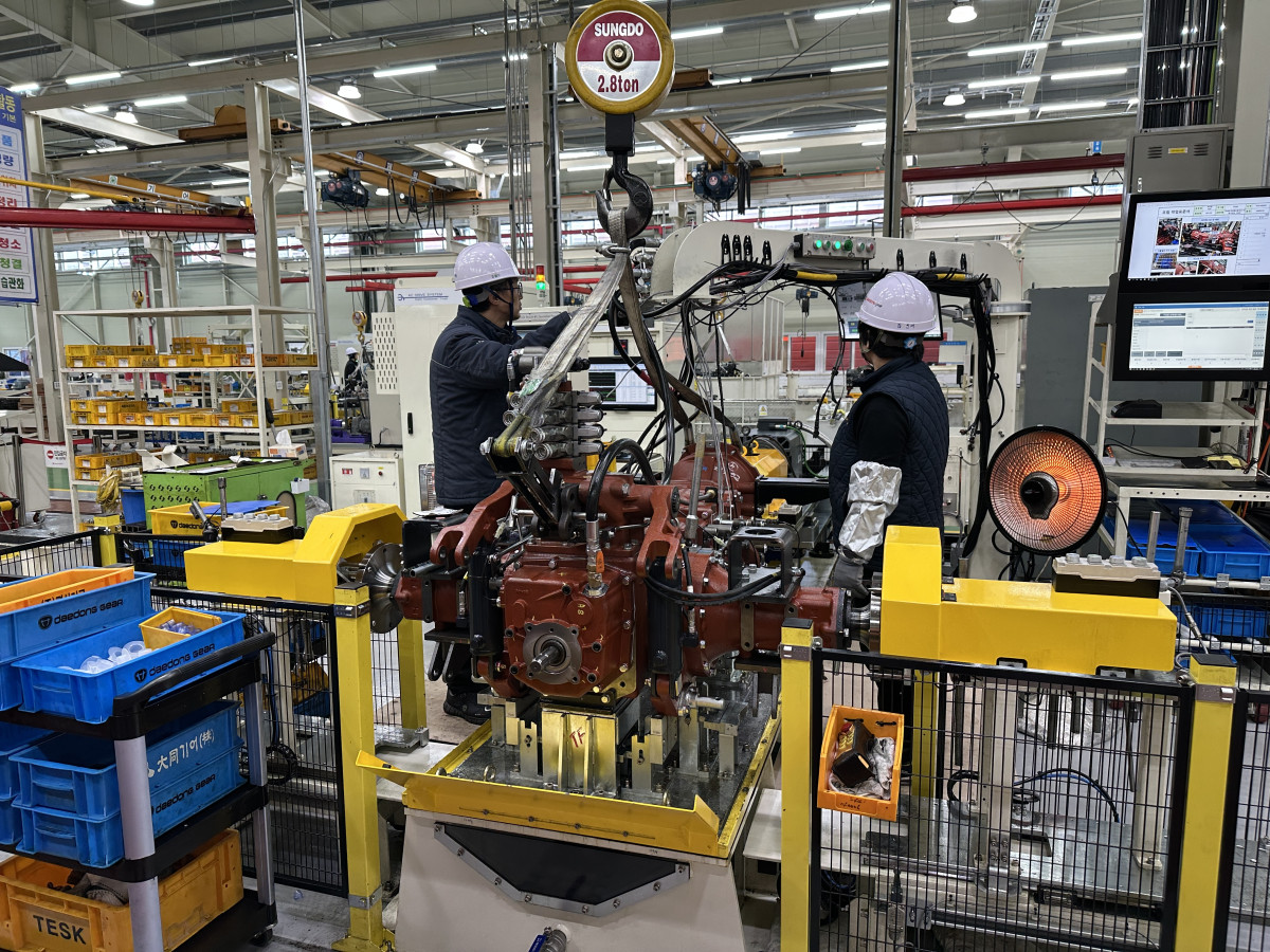 ▲대동기어 2공장의 트랙터 밋션 모터링 검사 구간.  (서이원 기자 @iwonseo96)