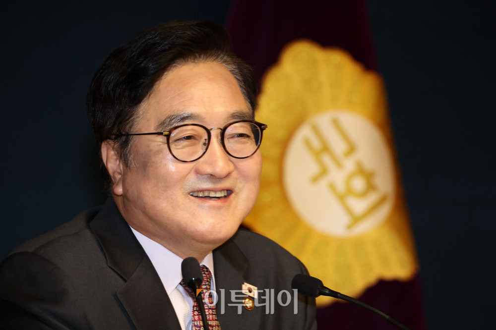 ▲우원식 국회의장이 5일 서울 여의도 국회 사랑재에서 신년 기자회견을 하고 있다. 고이란 기자 photoeran@