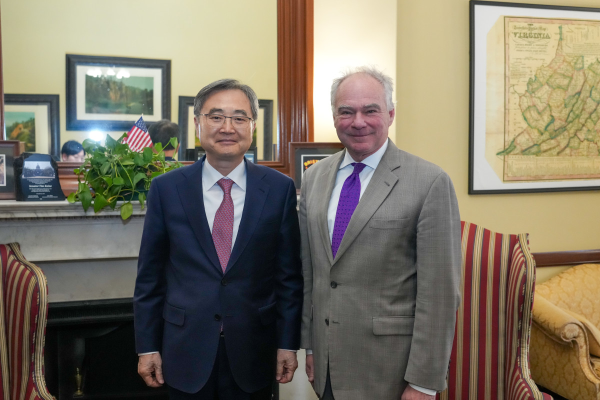 ▲조현 외교부 장관이 2일(현지시간) 팀 케인 미 상원의원과 만났다.   (외교부)