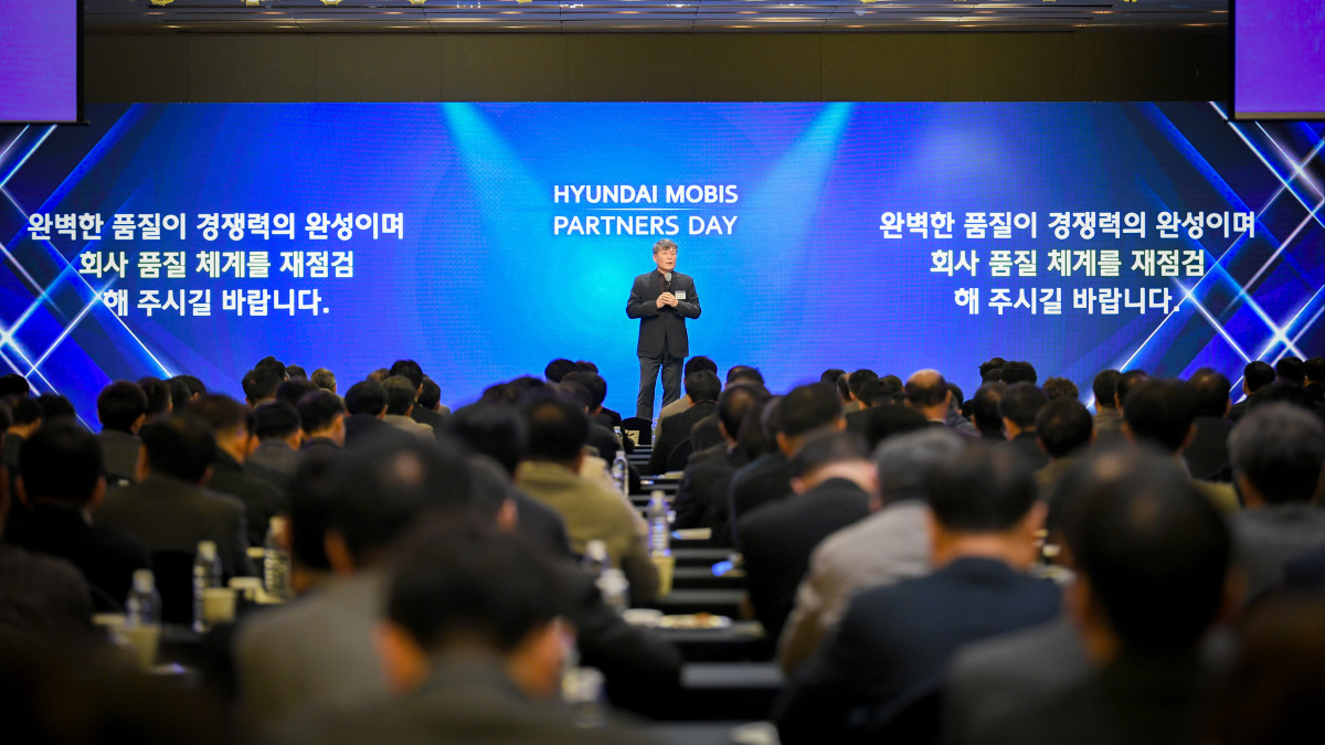 ▲이규석 현대모비스 사장이 6일 ‘2026 파트너스 데이’에서 발표하고 있다.  (자료제공=현대모비스)