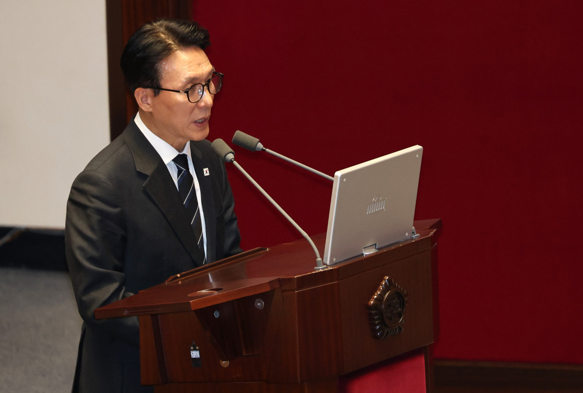 ▲김민석 국무총리가 9일 정치·외교·통일·안보 분야 대정부질문이 열린 국회 본회의장에서 더불어민주당 윤후덕 의원의 질문에 답하고 있다. (연합뉴스)